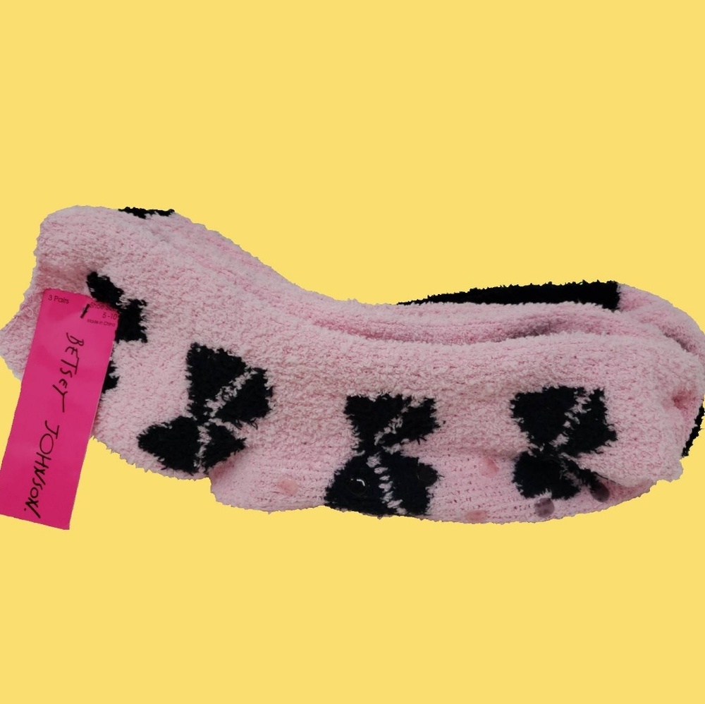 Betsey Johnson Cozy Soft and Fuzzy Socks